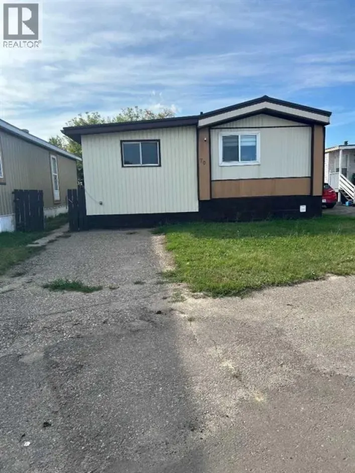 70 Manor Park Crescent E, Brooks