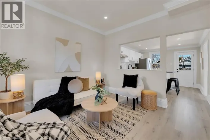 70 ROBINS Avenue, Hamilton