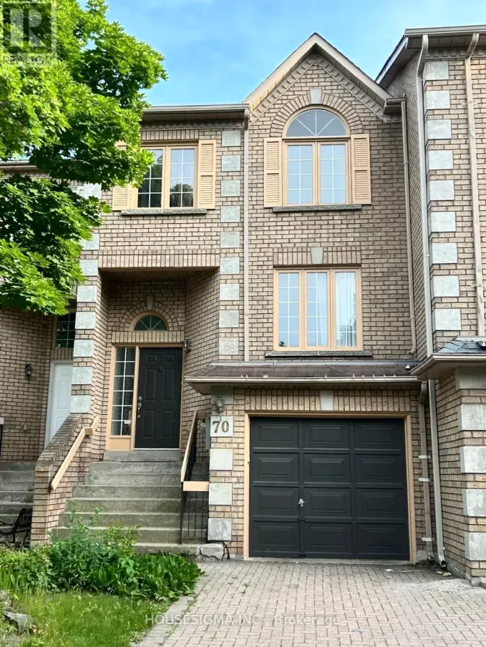 Row / Townhouse for rent: 70 ROYAL MANOR CRESCENT, Richmond Hill