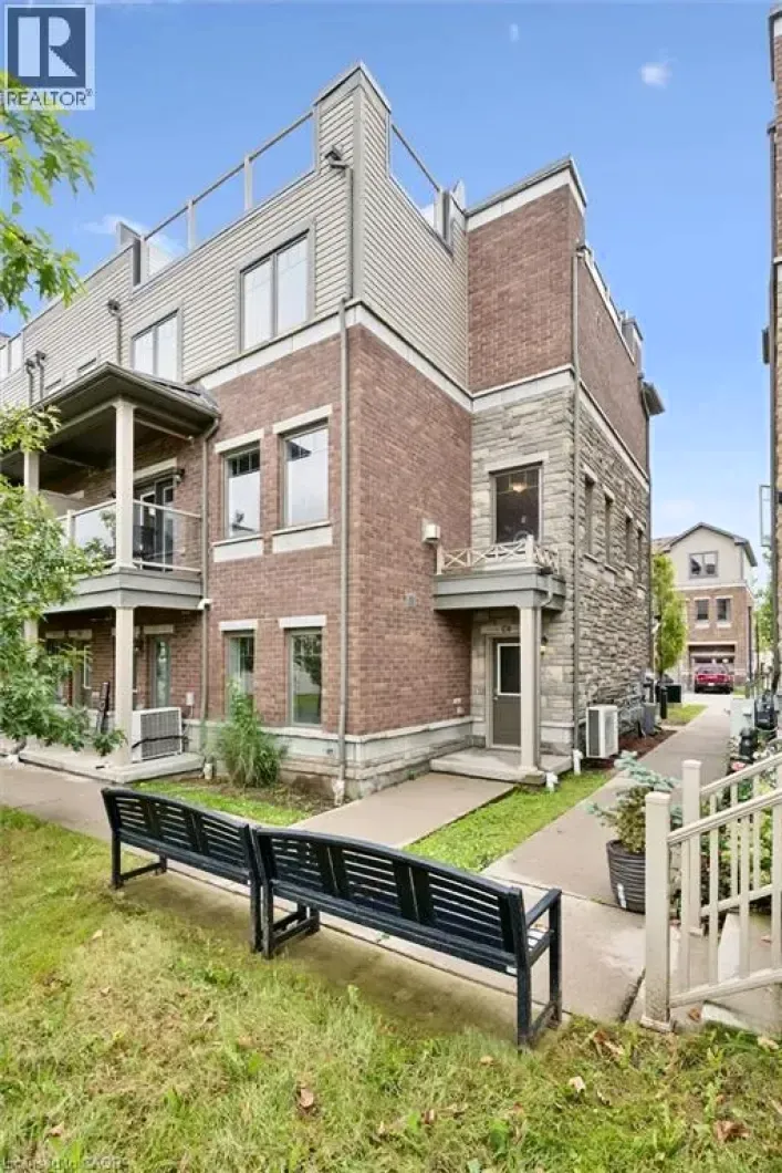 70 WILLOWRUN Drive Unit# C8, Kitchener