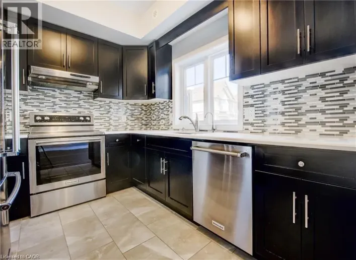 70 WILLOWRUN Drive Unit# F2, Kitchener