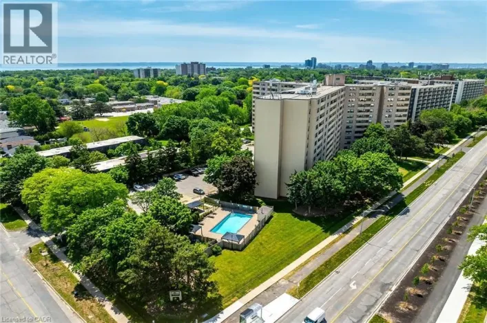 700 DYNES Road Unit# 1005, Burlington