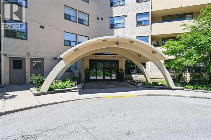 700 DYNES Road Unit# 101, Burlington