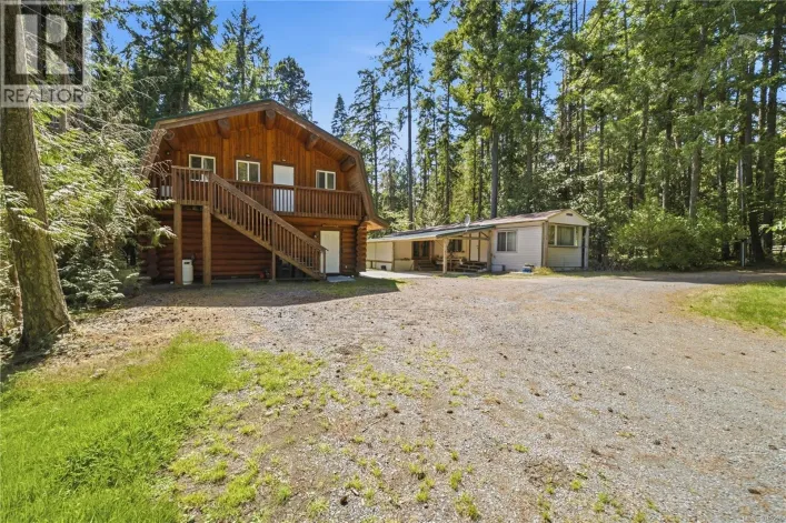 700 Fern Rd E, Qualicum Beach