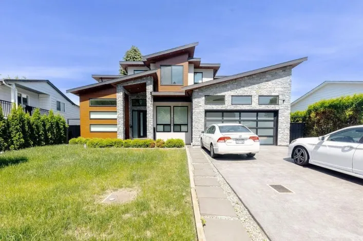 7002 W BREWSTER DRIVE, Delta
