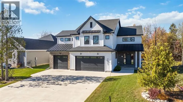 7007 BLUE COAST HEIGHTS, Plympton-Wyoming