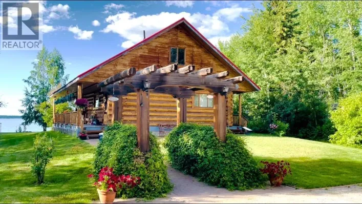 7008 YORK DRIVE, Vanderhoof