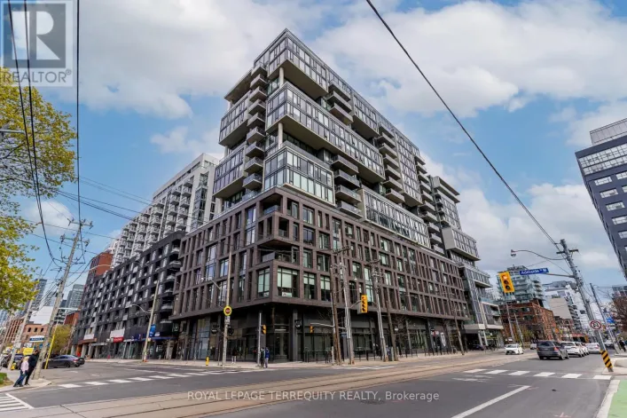 701 - 111 BATHURST STREET, Toronto