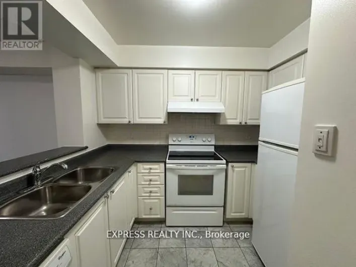 701 - 18 HILLCREST AVENUE, Toronto