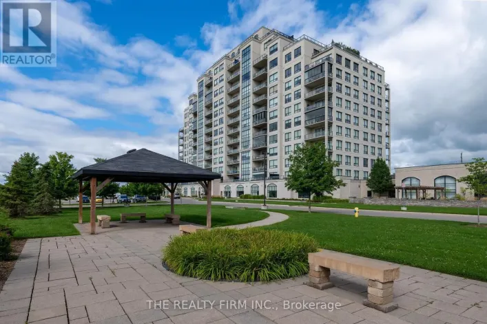 701 - 260 VILLAGEWALK BOULEVARD, London North
