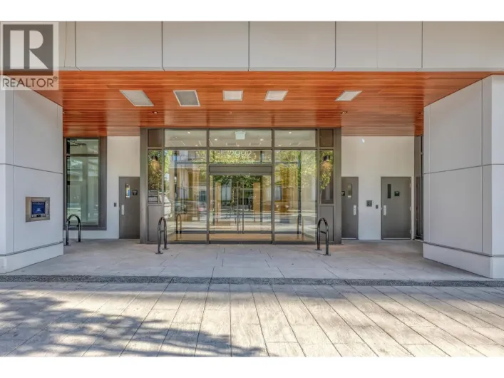 701 2992 GLEN DRIVE, Coquitlam