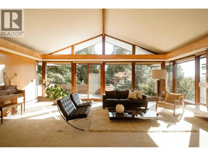 701 DANSEY AVENUE, Coquitlam