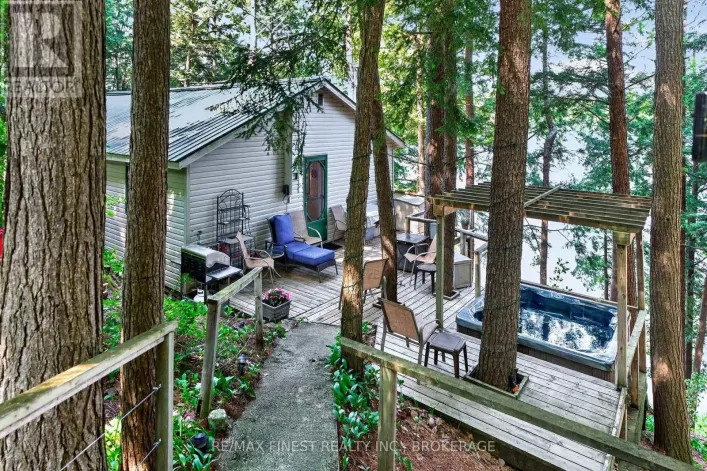 701 DAVERN LANE, Tay Valley