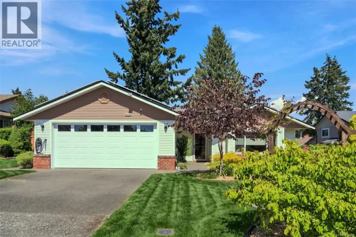 701 Ermineskin Ave, Parksville