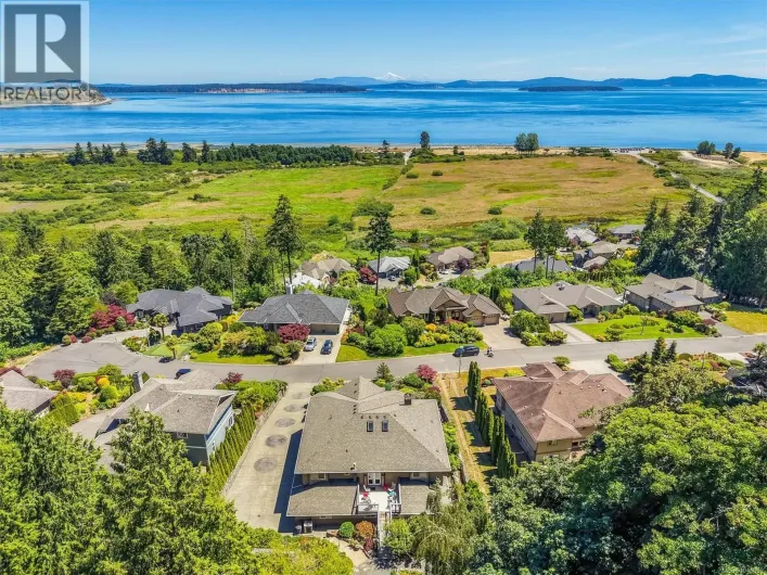 7012 Island View Pl, Central Saanich