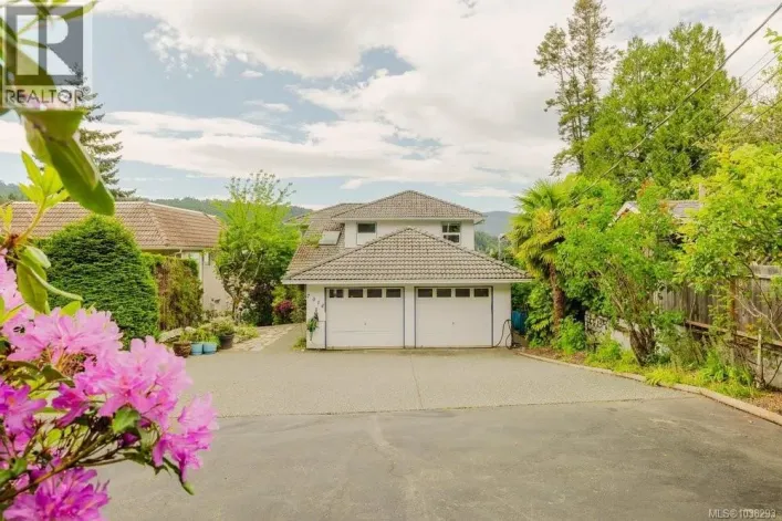 7014 Brentwood Dr, Central Saanich