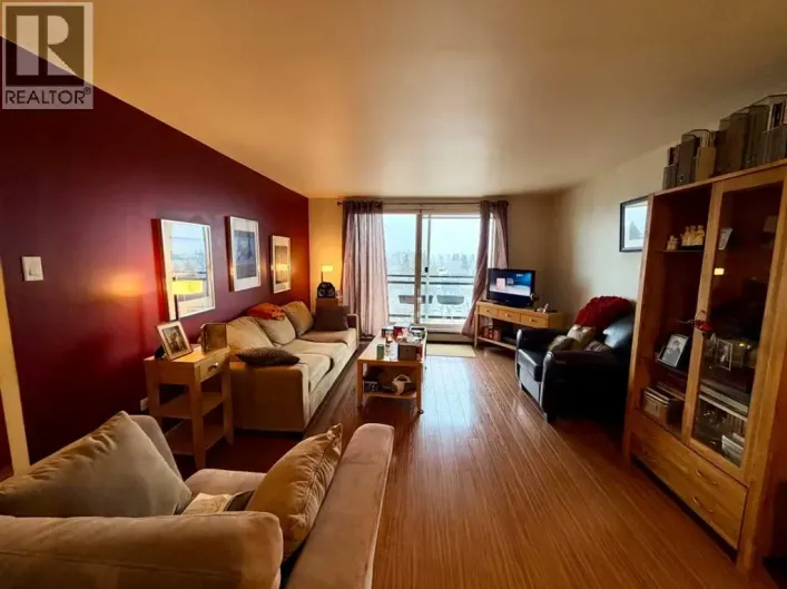 702, 1022 16 Avenue NW, Calgary