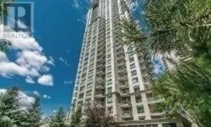 702 - 21 HILLCREST AVENUE, Toronto