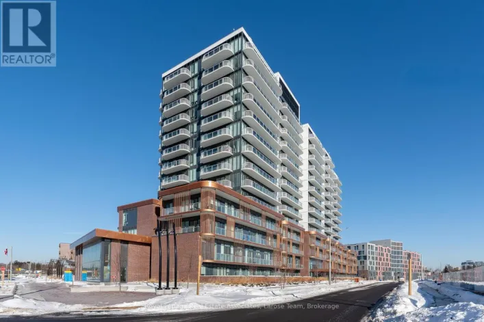 702 - 220 MISSINNIHE WAY, Mississauga