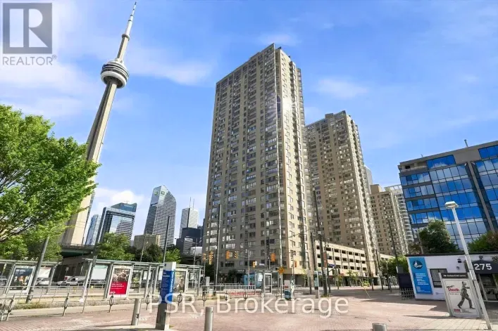 702 - 270 QUEENS QUAY W, Toronto