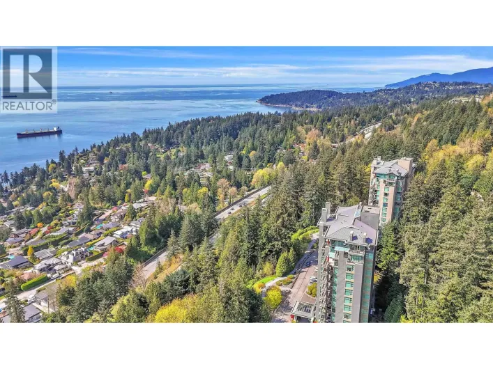 702 3335 CYPRESS PLACE, West Vancouver