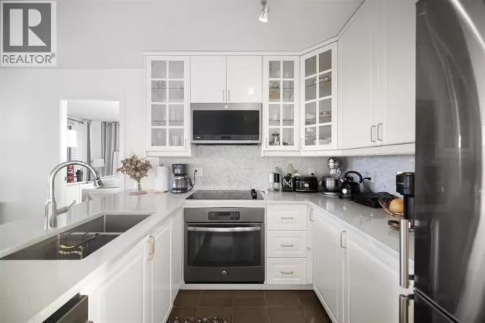 702 4118 DAWSON STREET, Burnaby