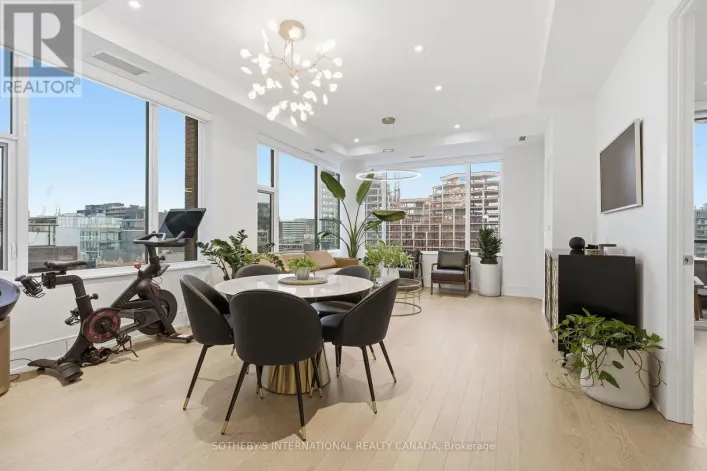 702 - 455 WELLINGTON STREET W, Toronto