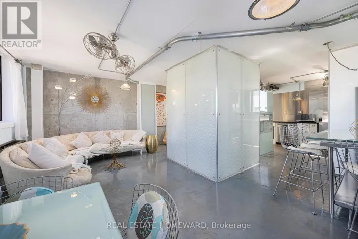 702 - 665 KENNEDY ROAD, Toronto