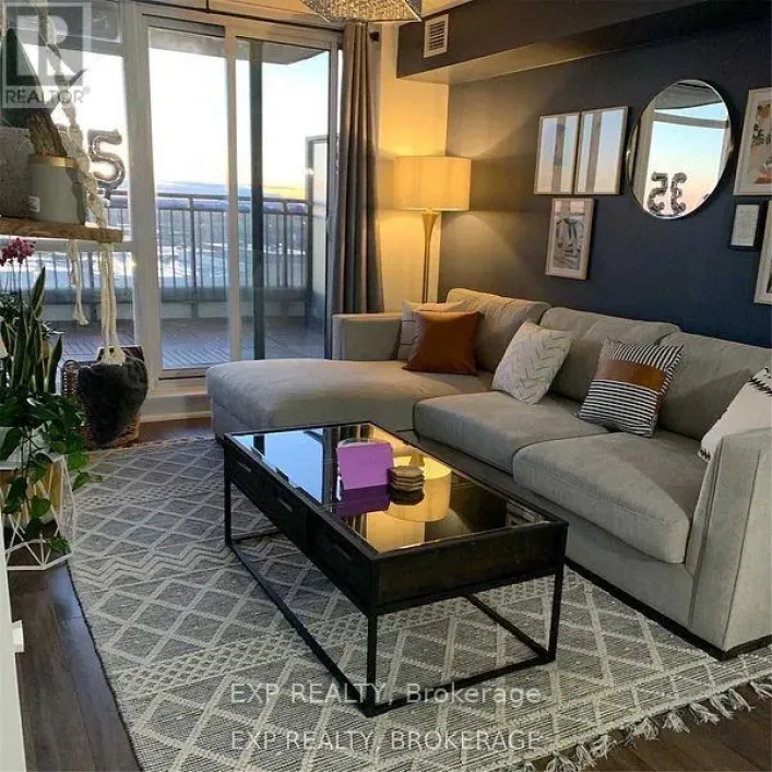 702 - 830 LAWRENCE AVENUE W, Toronto