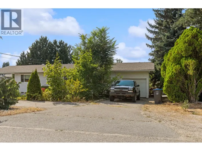 702 Fraser Road, Kelowna