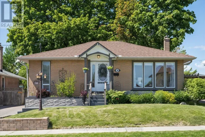 702 GILBERT STREET W, Whitby