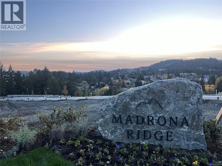702 Madrona Ridge, Langford