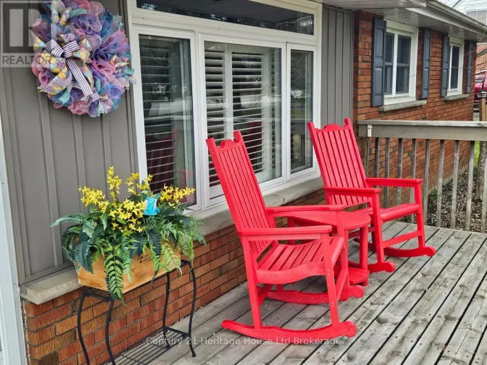 702 QUEEN STREET, East Zorra-Tavistock