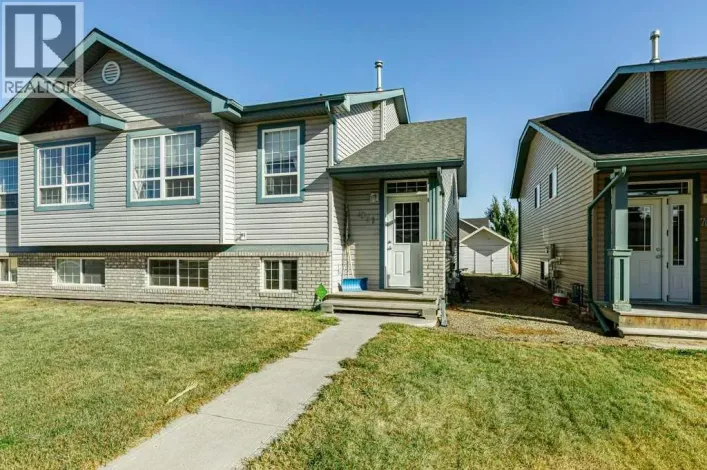 7021 Deer Street, Lacombe