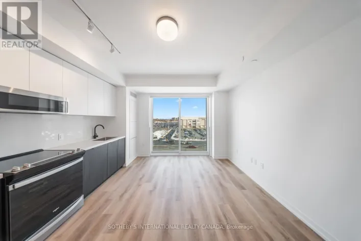 703 - 5 YORK GARDEN WAY, Toronto
