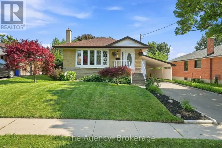 703 NEWMAN CRESCENT, Whitby