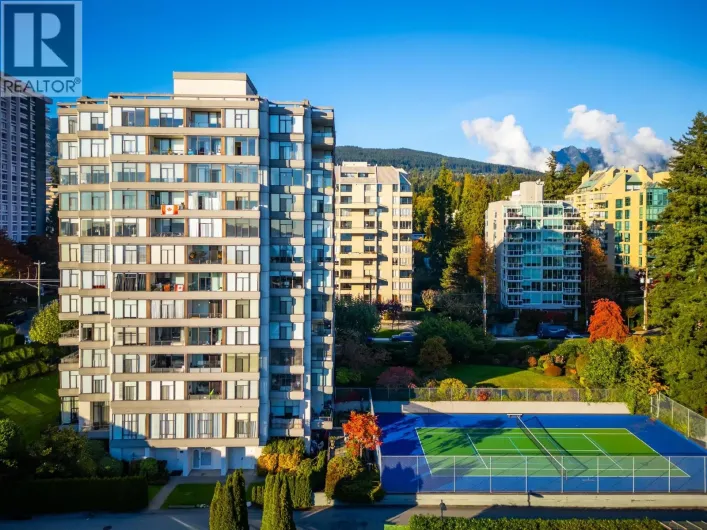 704 1480 DUCHESS AVENUE, West Vancouver