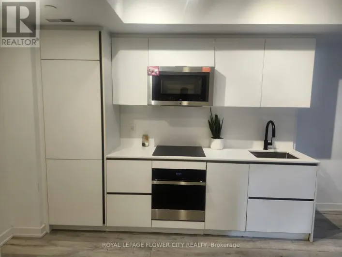 Apartment for rent: 704 - 327 KING STREET W, Toronto