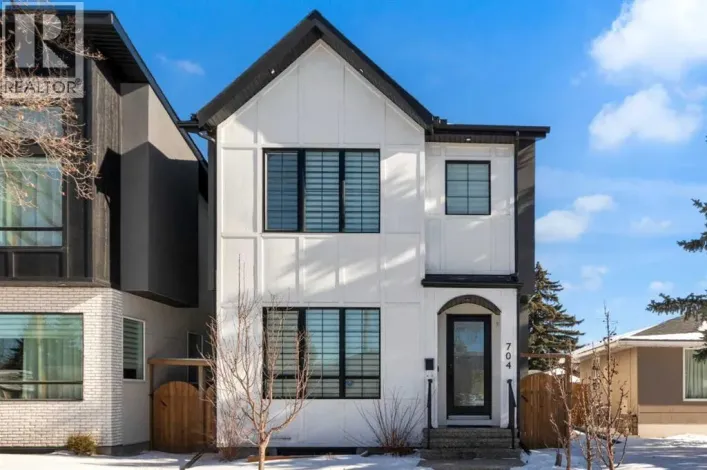704 37 Street SW, Calgary