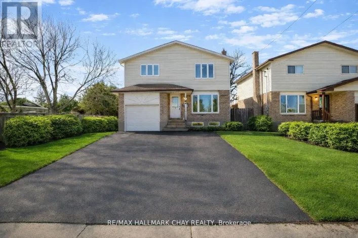 704 BROCK STREET S, Whitby