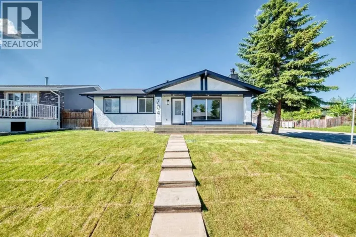 704 Malvern Drive NE, Calgary