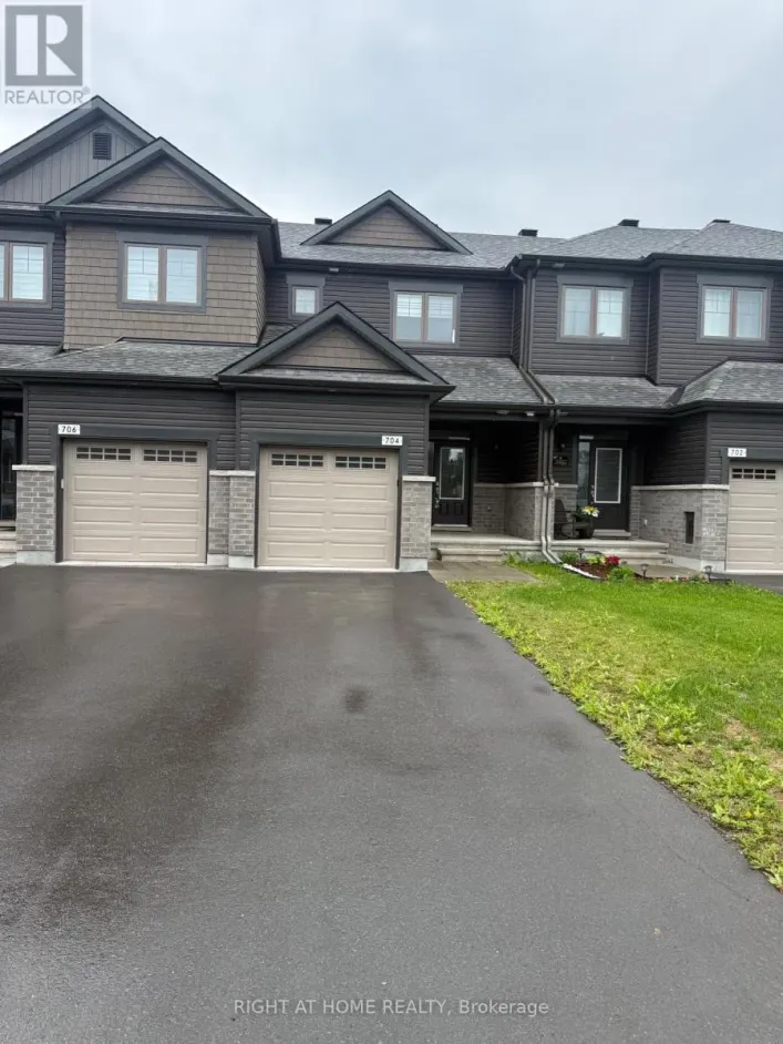 704 PETANQUE CRESCENT, Ottawa