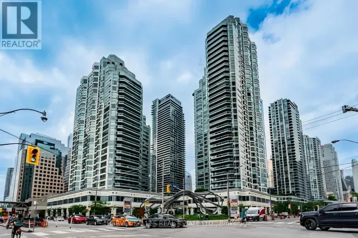 Apartment for sale: 705 - 10 YONGE STREET, Toronto
