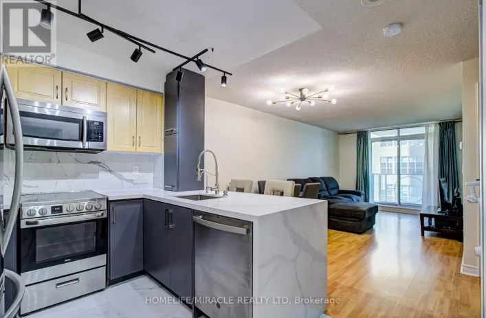 705 - 212 EGLINTON AVENUE, Toronto