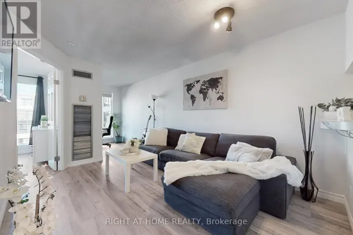 705 - 222 THE ESPLANADE AVENUE, Toronto