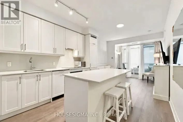 705 - 9085 JANE STREET, Vaughan