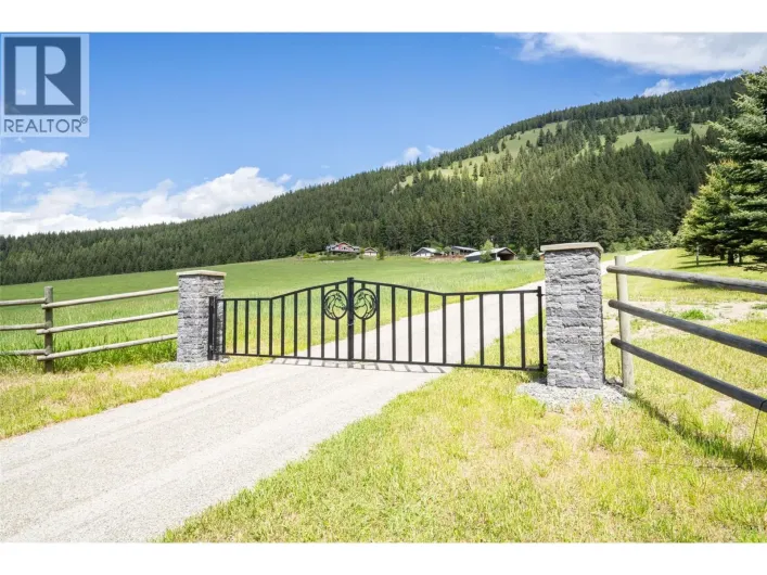 705 Creighton Valley Road, Lumby