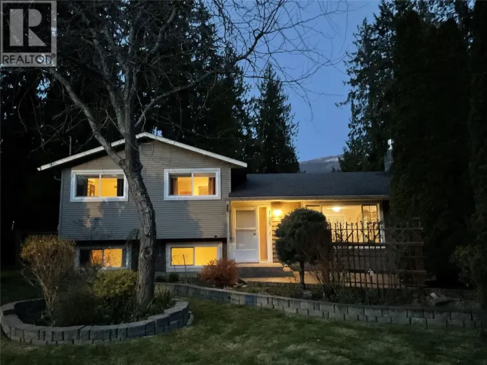 705 Shuswap Avenue, Sicamous