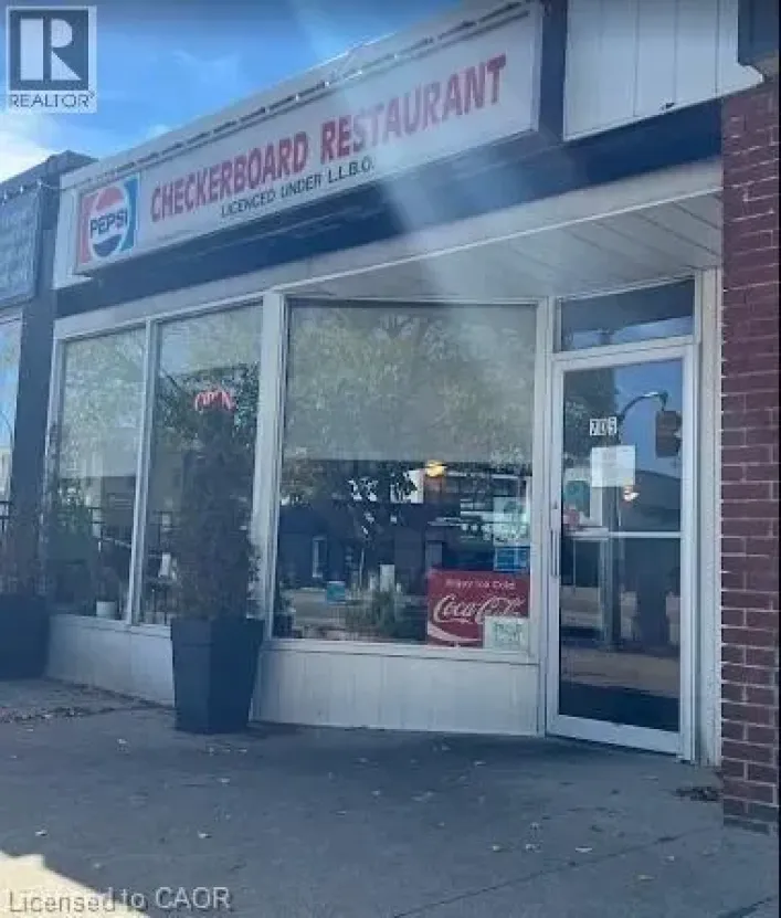 705 W BELMONT Avenue W, Kitchener