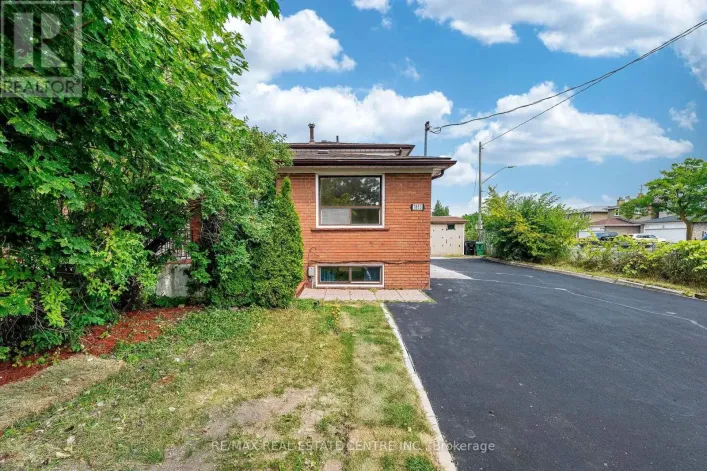 7053 HARWICK DRIVE, Mississauga